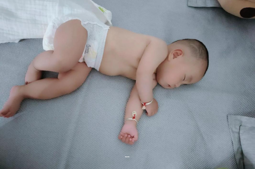 湖南宝宝突然很多眼屎